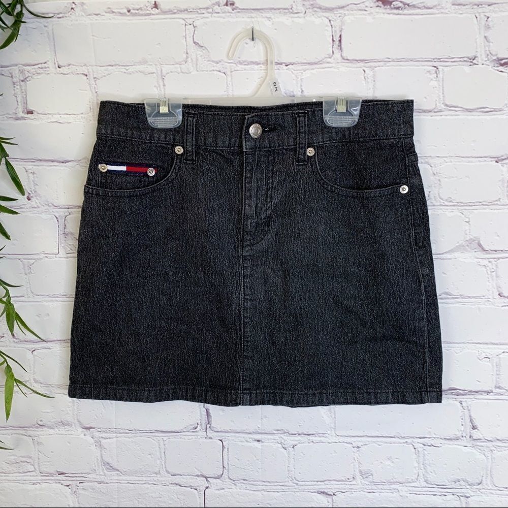 Tommy Hilfiger Vintage 2000s Shimmer Black Mini‎ Skirt Stretchy Size 7